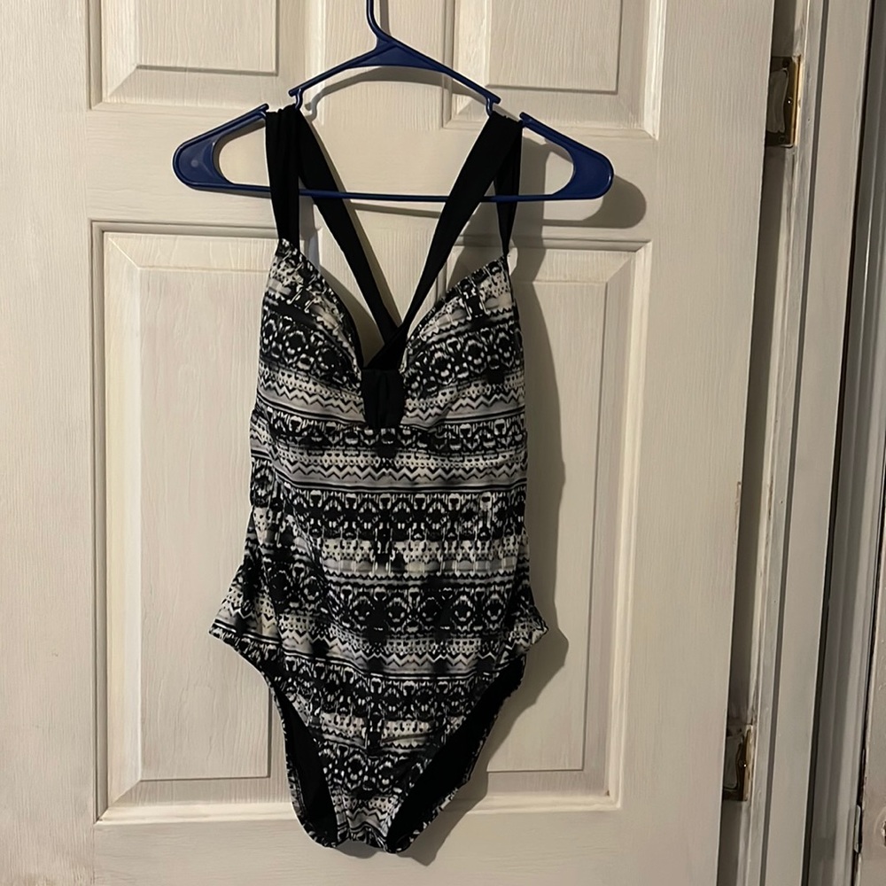 Women’s swimsuit never worn